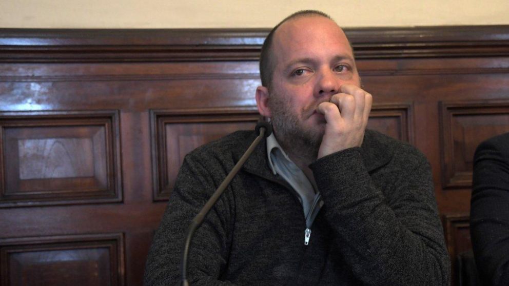 Hallan muerto al periodista Lucas Carrasco.