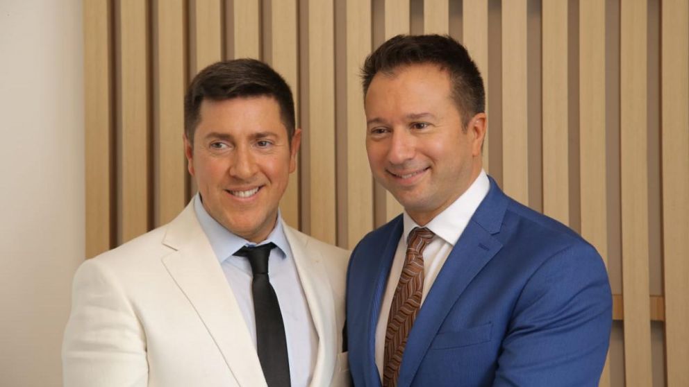 Luis Bremer celebr� sus 12 a�os de amor con Juan de la Cruz . 