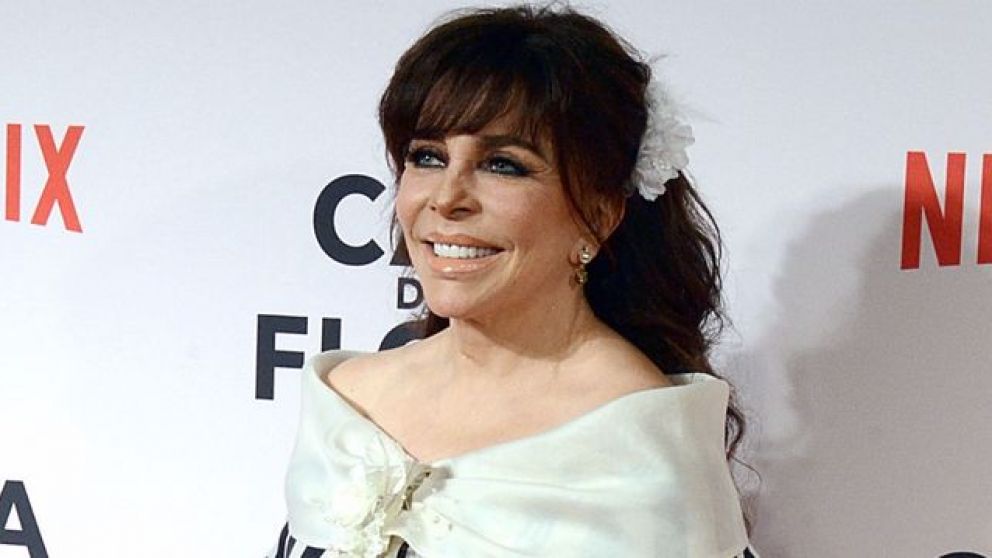 Un periodista reveló la existencia de las fotos del casamiento de Verónica Castro con otra mujer.