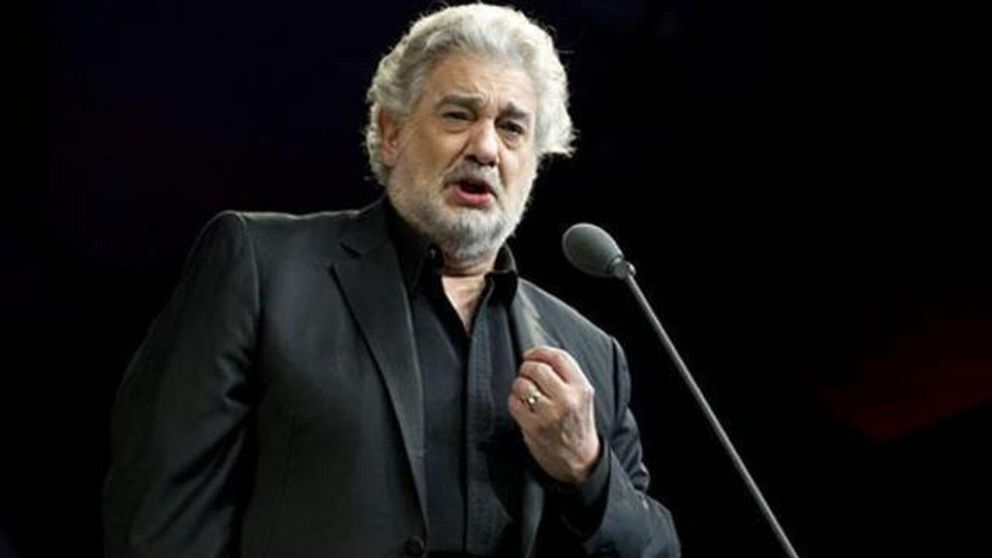Una ex trabajadora de la discográfica Sony se sumó a la veintena de mujeres que denunciaron al cantante español. Lo acusan de abuso sexual y comportamientos indebidos.