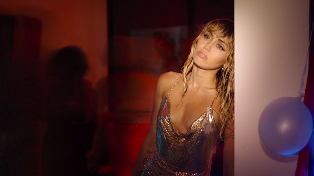 Miley Cyrus publicó un nuevo video que estaría dedicado a su ex.