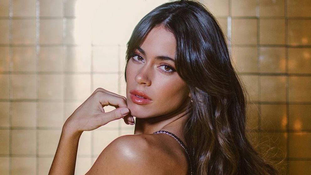 Tini Stoessel posó súper sexy.