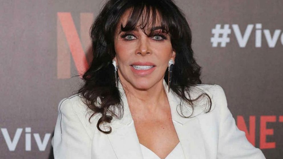 Ver�nica Castro se habr�a casado en secreto con una conductora mexicana.