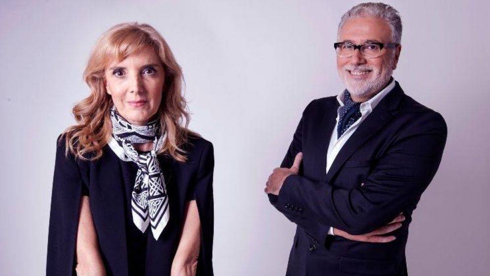 Bernarda y Claudio encontraron una manera de analizar la realidad a través del humor.