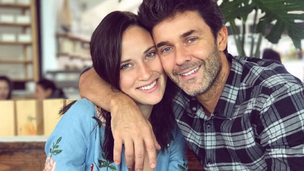 Mariano Martínez sorprendió a su mujer, Camila Cavallo, con un romántico tatuaje.