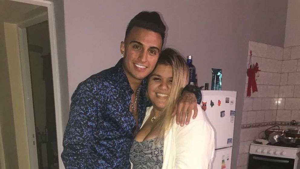 El "amigovio" de More Rial explicó el mensaje del curioso tatuaje de la joven.