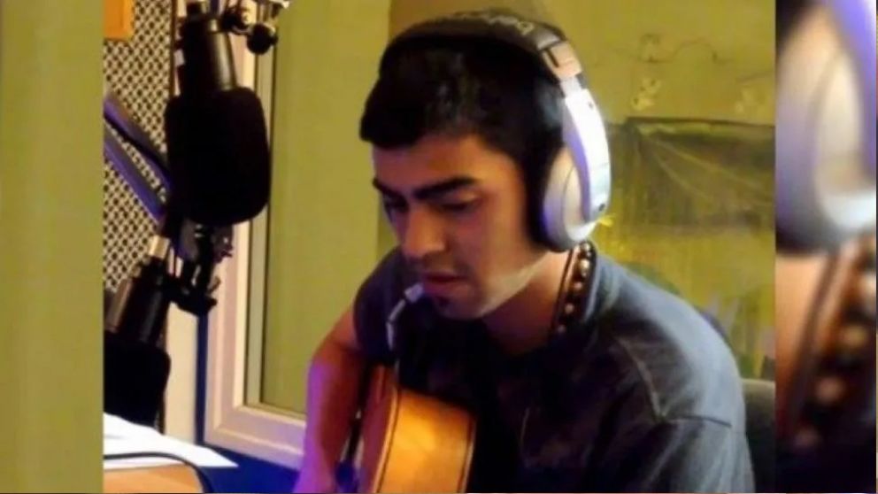 Desfavorable situación para el hijo del cantante en su causa judicial.