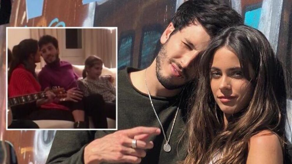 Tini Stoessel y Sebastián Yatra cantaron junto a Antonia Macri.