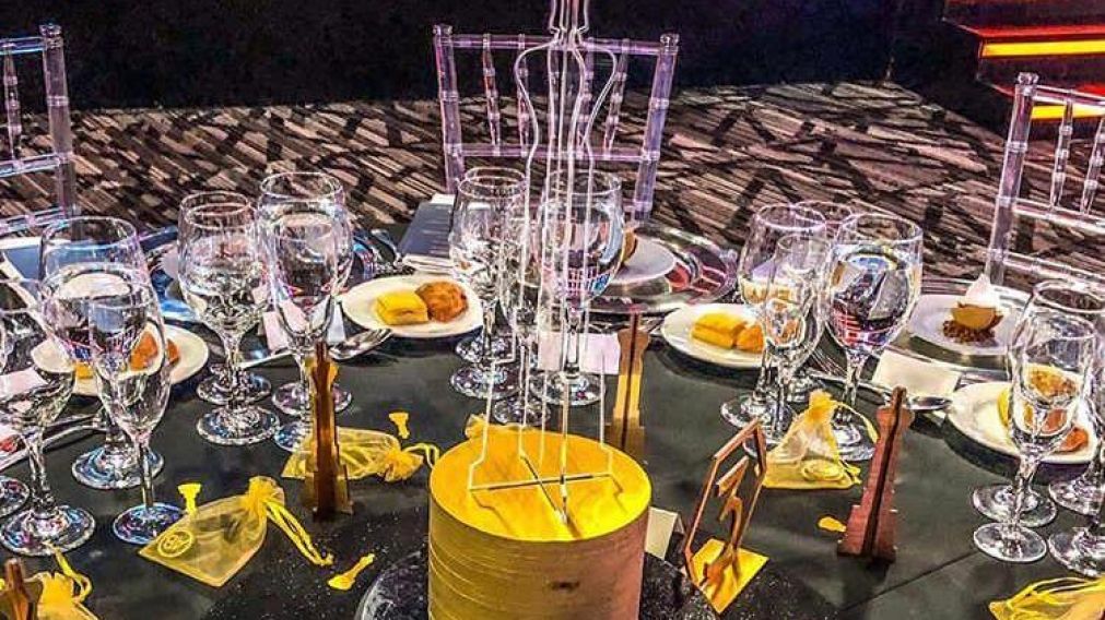 La exclusiva mesa para los invitados de los Martín Fierro.
