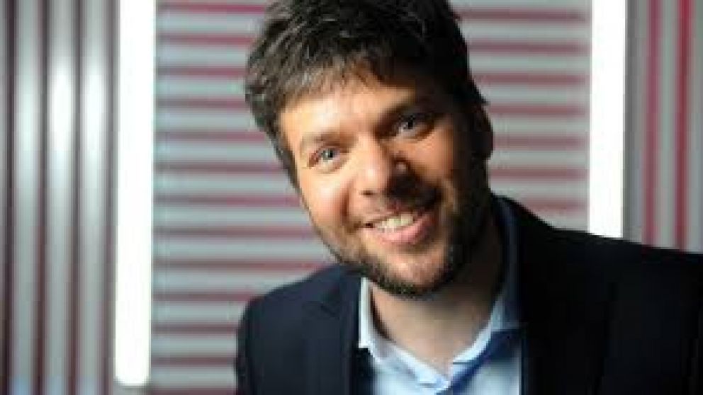 El mal recuerdo del conductor al dar su primer beso.