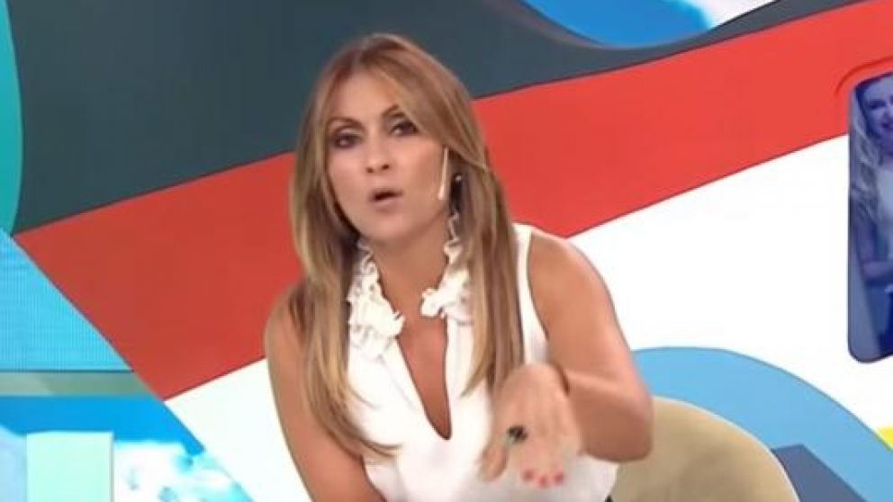 ¡Casi se va del estudio!