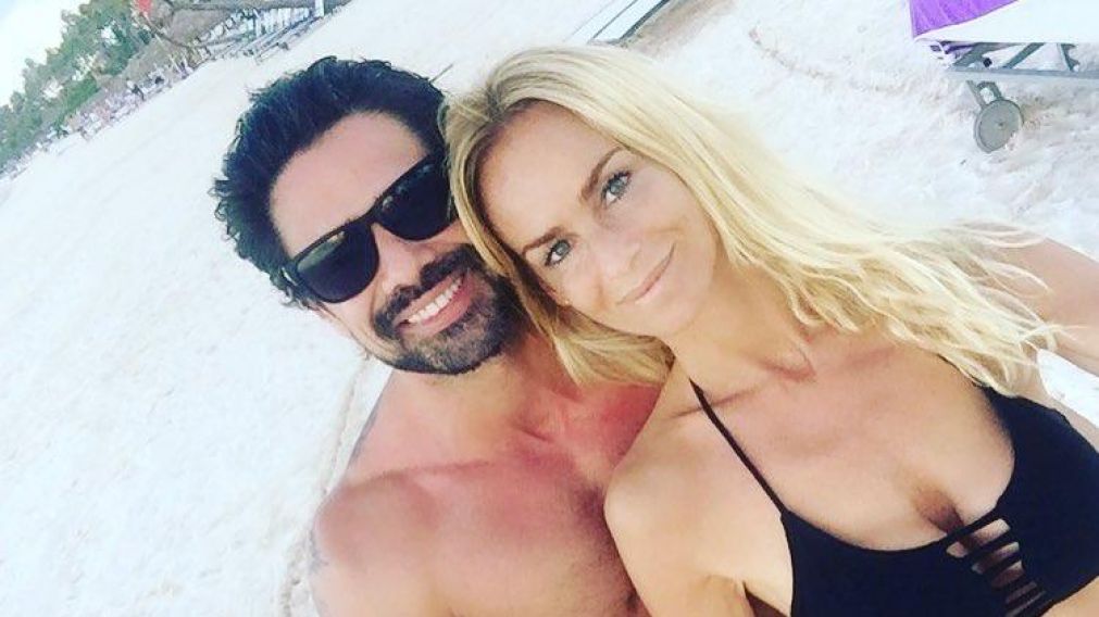 A dos días de confirmar su separación, la pareja fue a la playa.