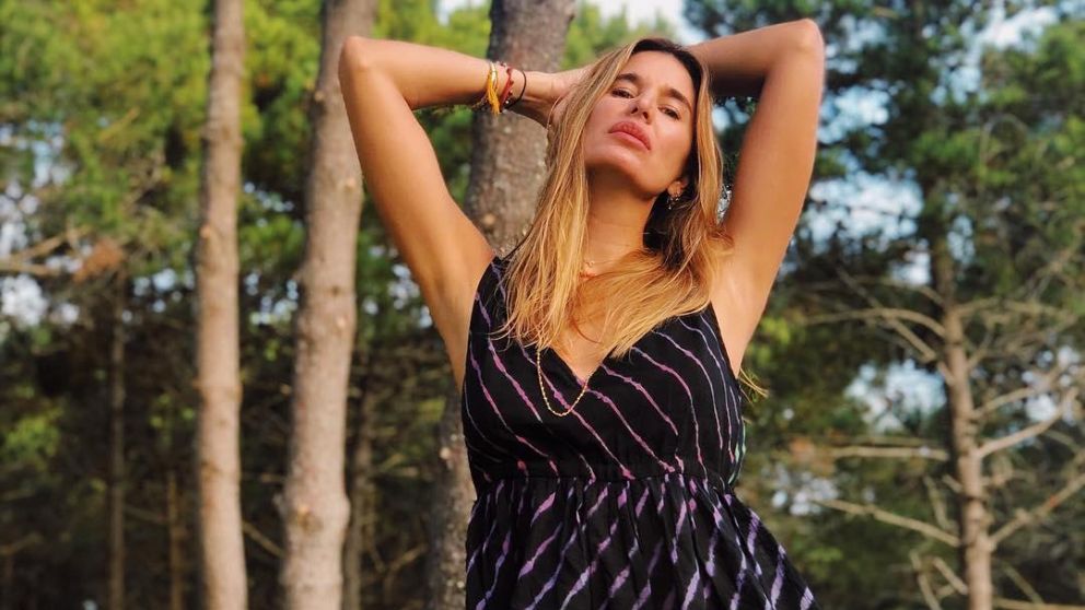 Dolores Barreiro, diosa en la playa.