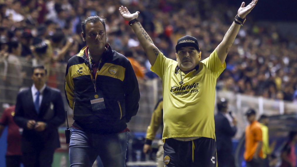 ¡Le dieron el alta! Maradona se fue de la clínica
