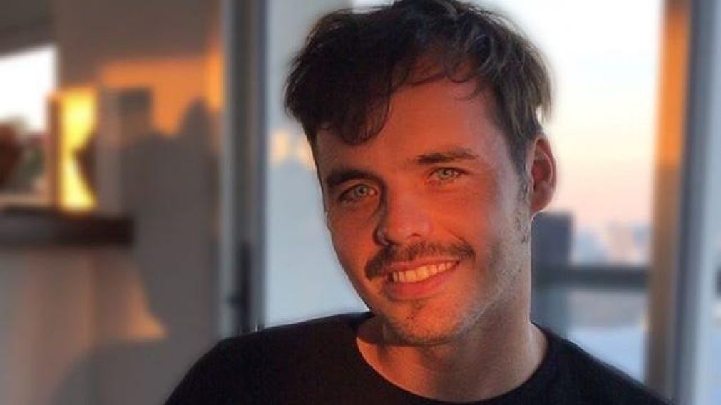 ¡Un babero para el actor!