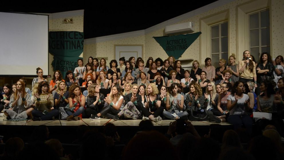 "Actrices argentinas", denunciadas. (Fernando Pérez Re - Crónica)