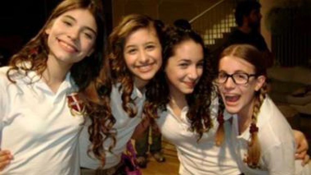 El elenco se reencontró en apoyo a Thelma.
