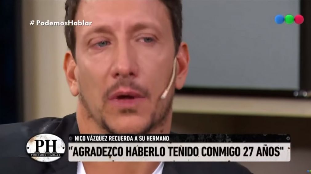 Nico Vázquez, quebrado.