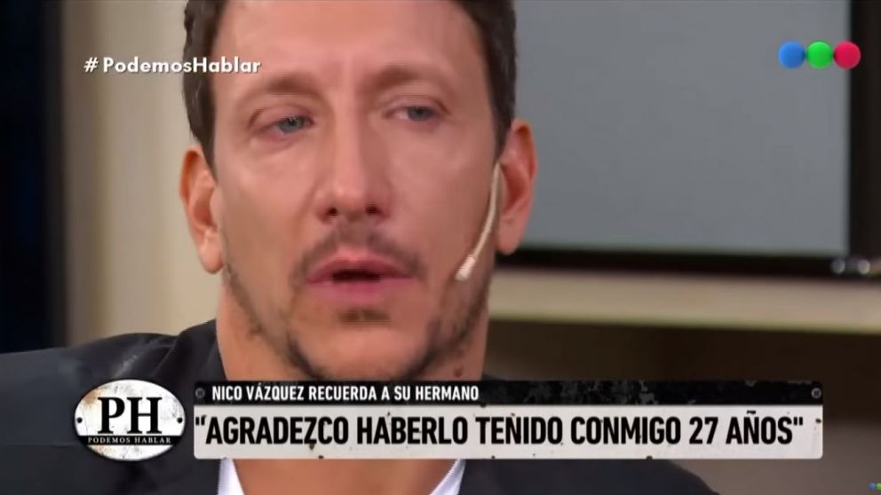 Nico Vázquez, quebrado.