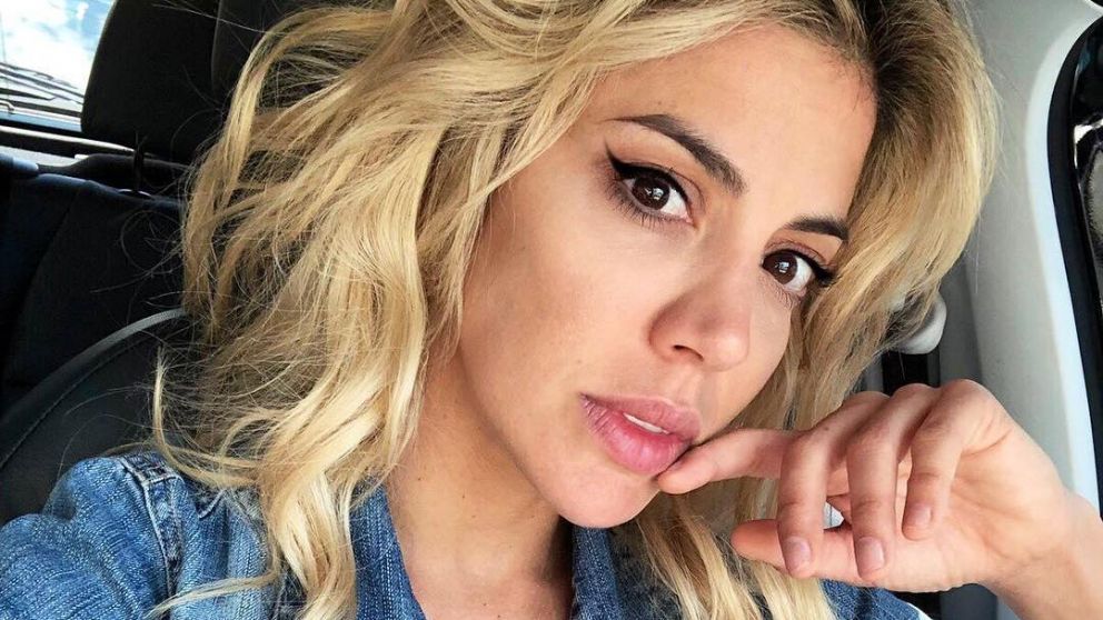 La modelo no estuvo presente en el homenaje de su ex pareja.