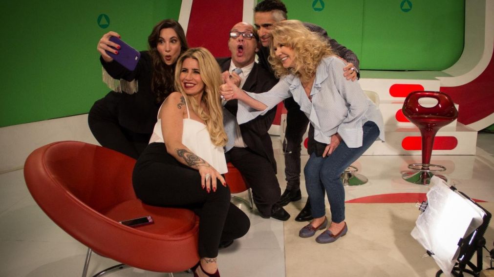 El elenco de "Panelista". 