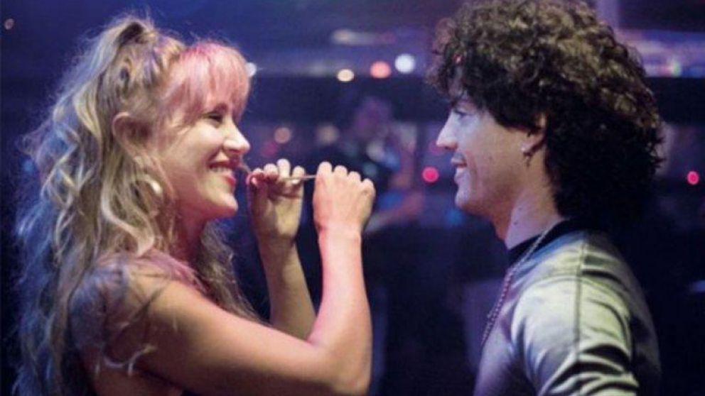 La actriz reveló cómo fue filmar escenas hot con Rodrigo Romero.