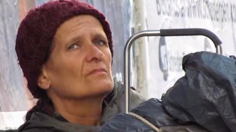 Las supuestas primas de "Luismi" averiguan sobre la desaparici�n de Marcela. 