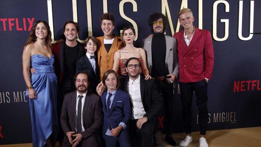 Los actores, felices, se despidieron de la audiencia.