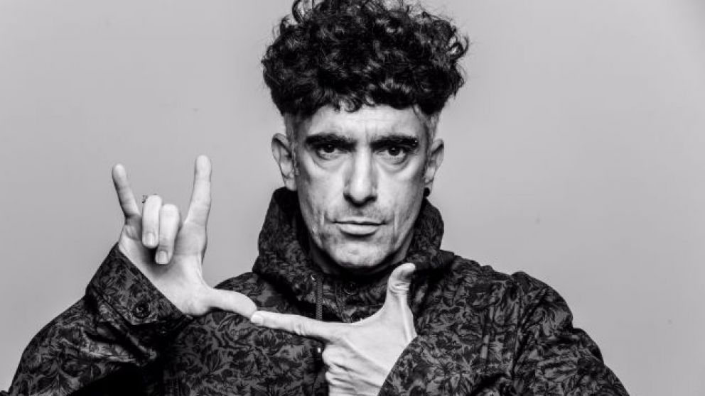 Disfruta su unipersonal "Lagarto blanco".