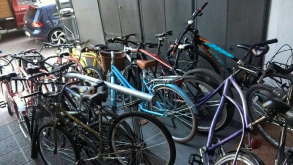 Se le secuestraron más de 15 bicicletas. (Twitter).