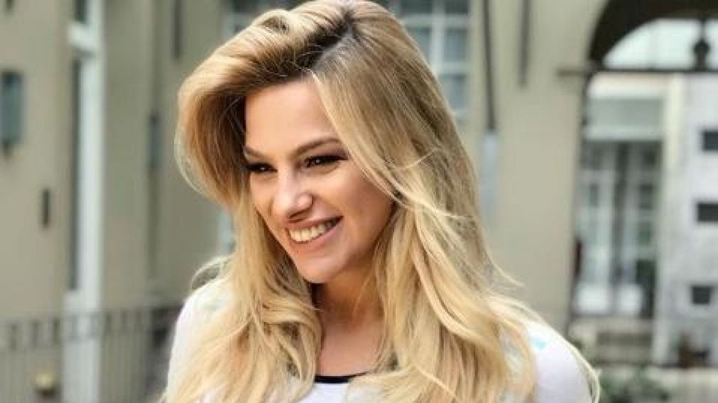 La modelo presentó a su bebé en las redes.