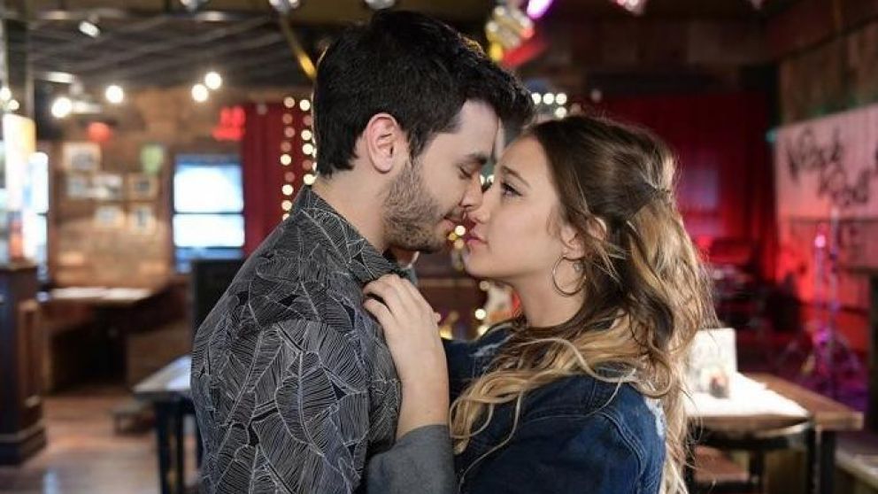 ¡El amor traspasó la pantalla!