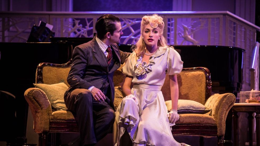 Felipe Colombo y Candela Vetrano, protagonistas de "Los martes, orquídeas"