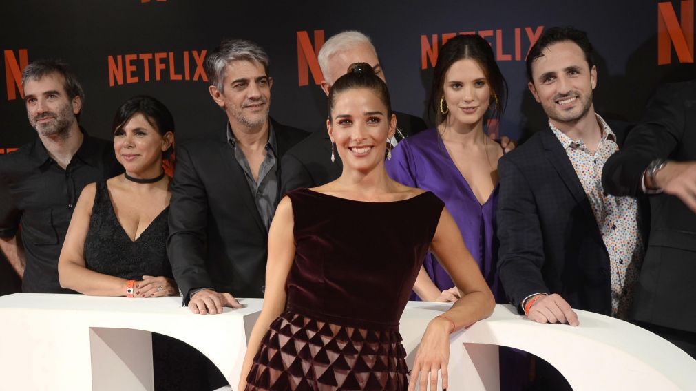 Juana y el elenco de "Edha"
