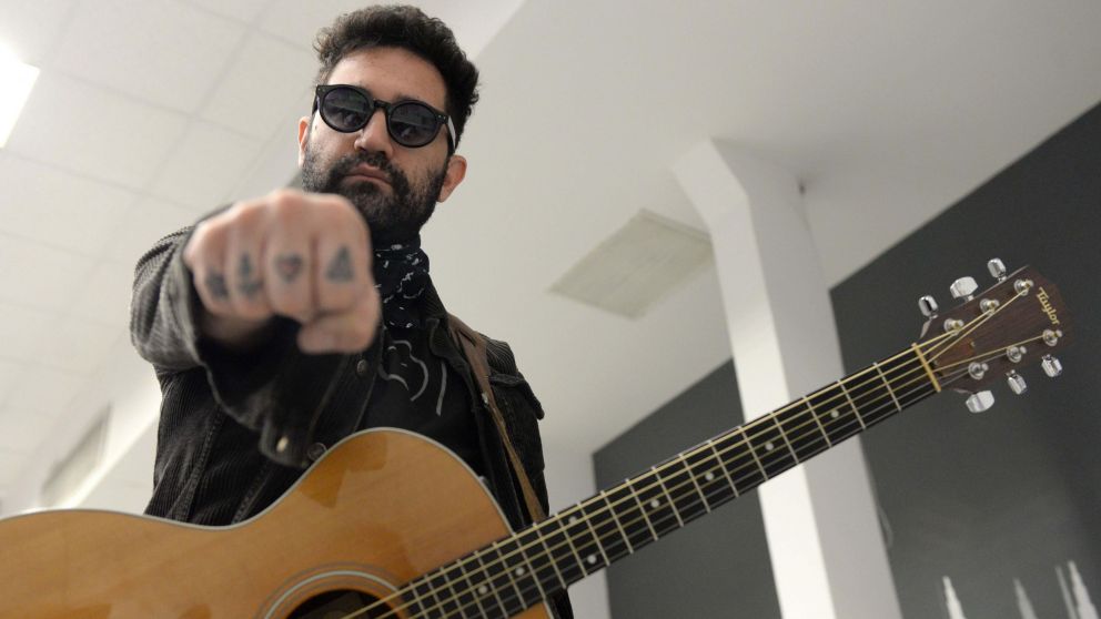 "Lolo", histórico guitarrista de Miranda!