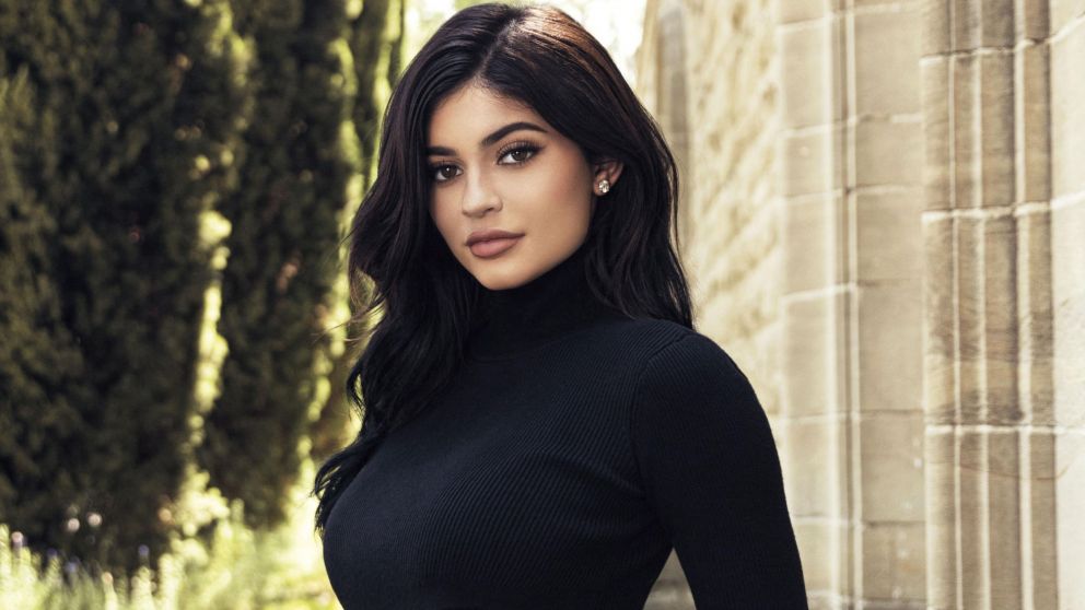 Kylie Jenner, enamoradísima de su bebita