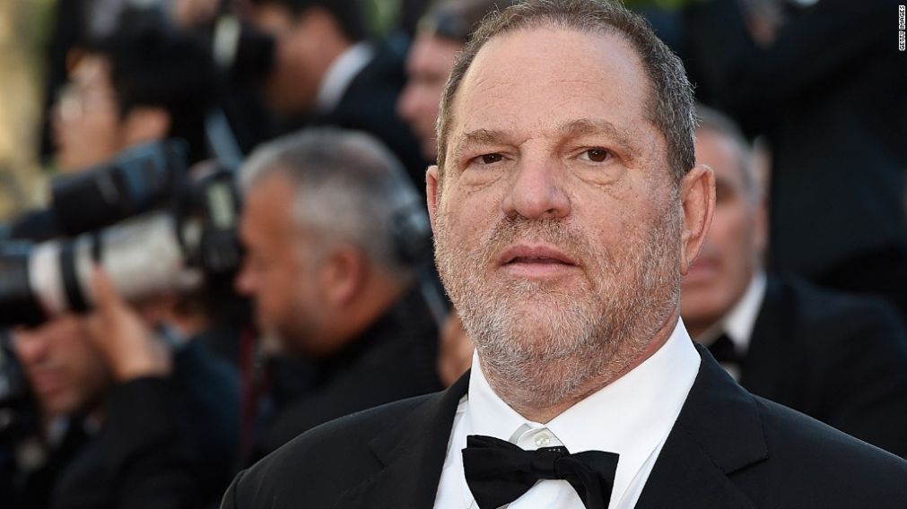 La estatua que se burla del famoso productor de Hollywood.
