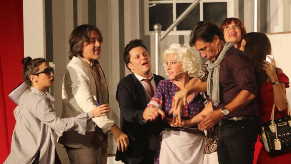 Eso que sucede tras bambalinas...