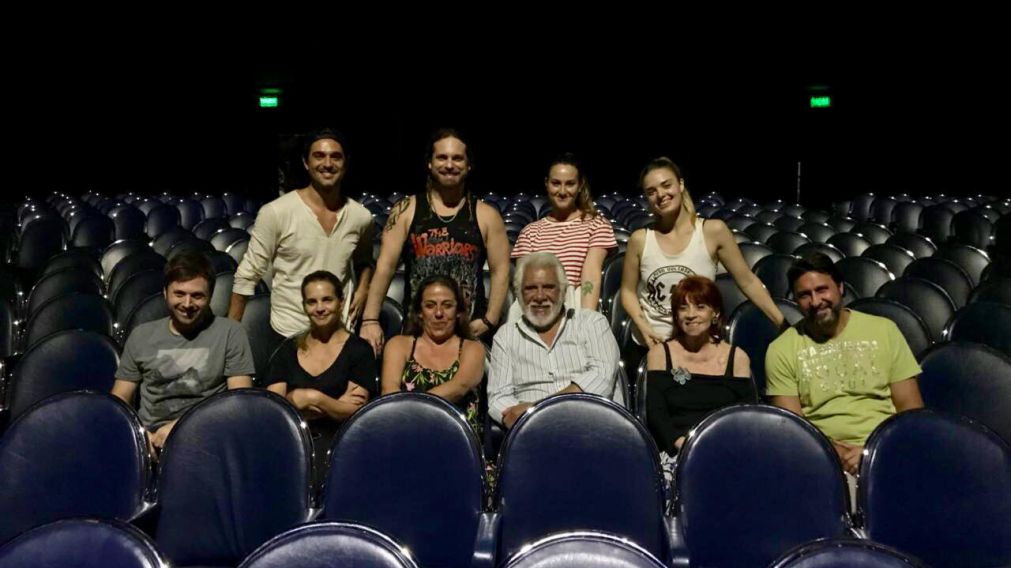El elenco se prepara para sorprender en el teatro