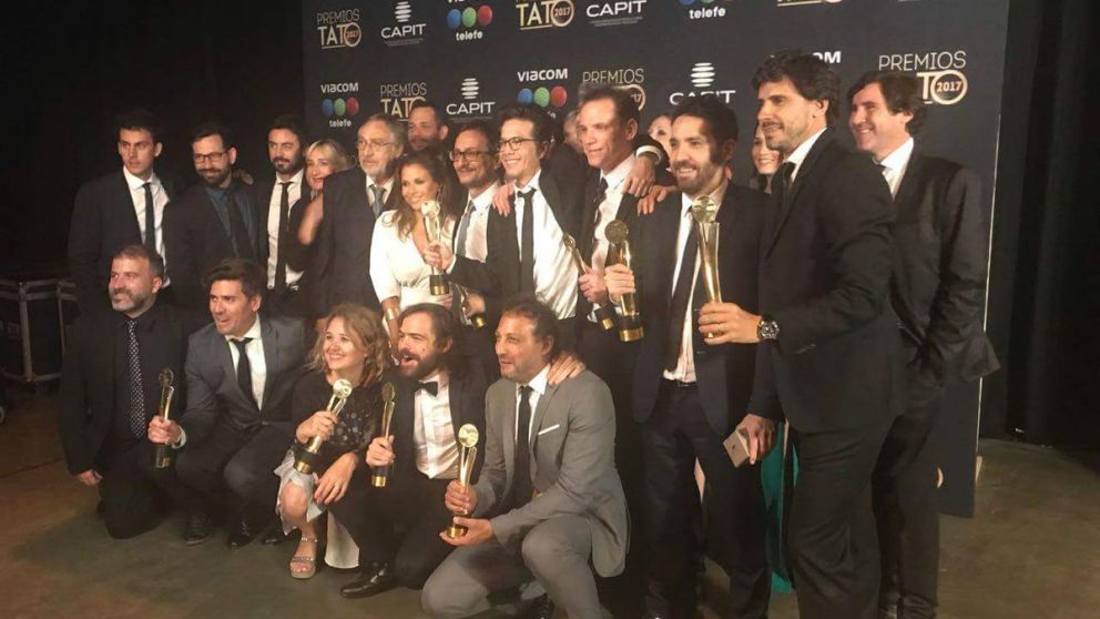 "Un gallo para Esculapio" arrasó en los "Premios Tato"