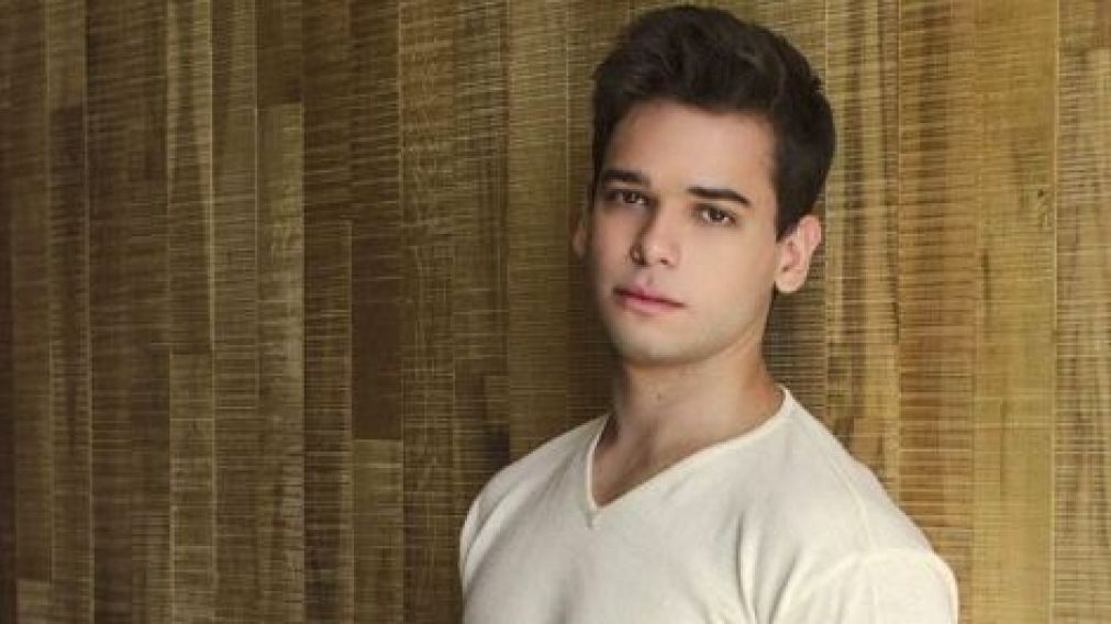Matías Schrank mostró sus "abs" de acero