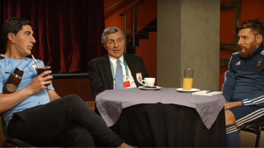 Martín Bossi imitó a Messi, Suárez y al maestro Tabárez