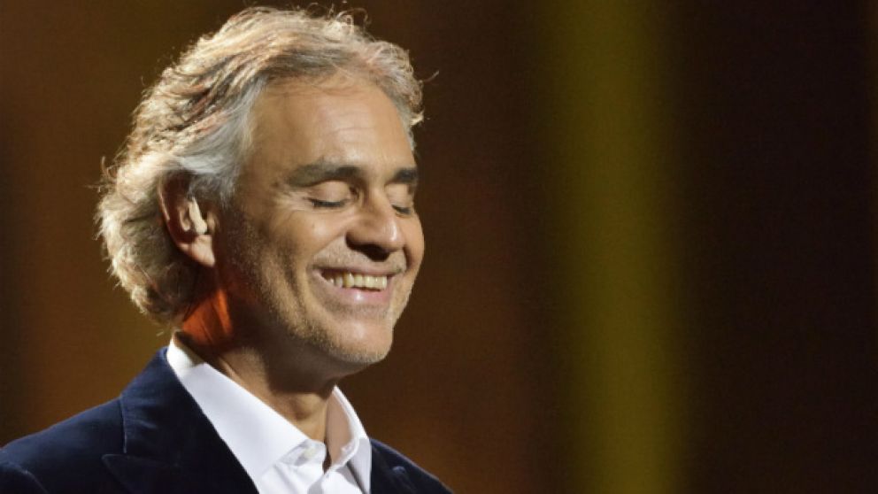 Andrea Bocelli cay� de un caballo y fue hospitalizado de urgencia