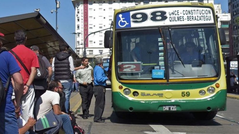 C�mo funcionar�n el transporte p�blico y los bancos este viernes no laborable