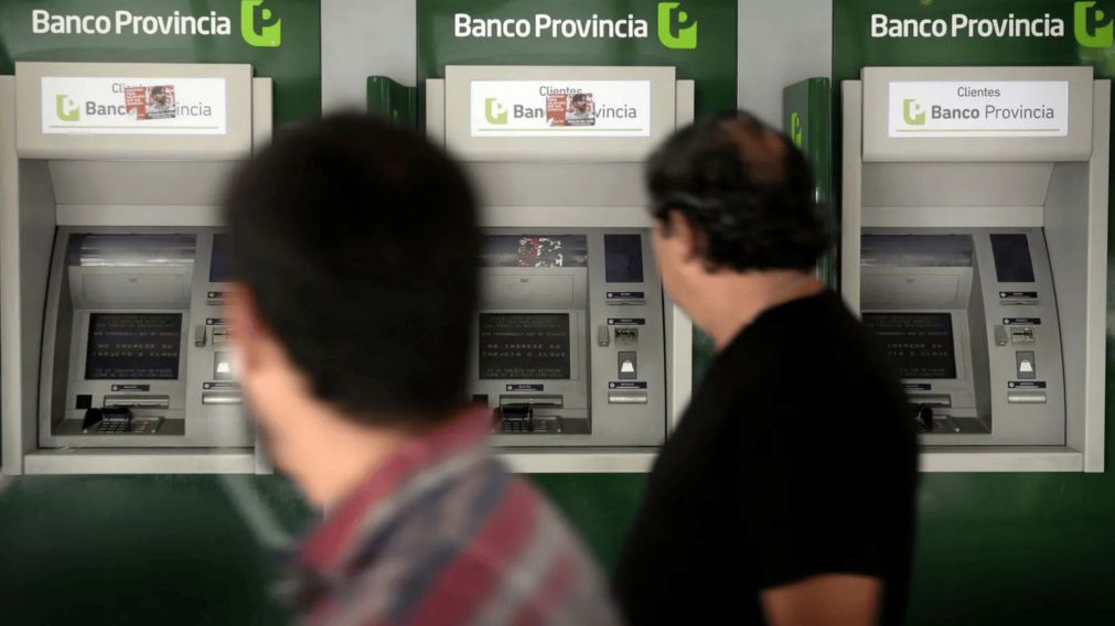 Bancos cerrados el 6 de noviembre: qué pasa con el cobro de haberes