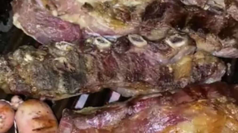 De no creer: ladrones quisieron robar un asado en plena cocción