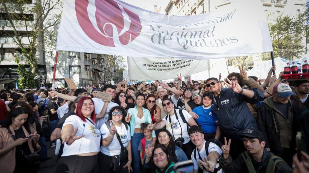 Mayra Mendoza estuvo en la Marcha Federal: "Ganó el pueblo"