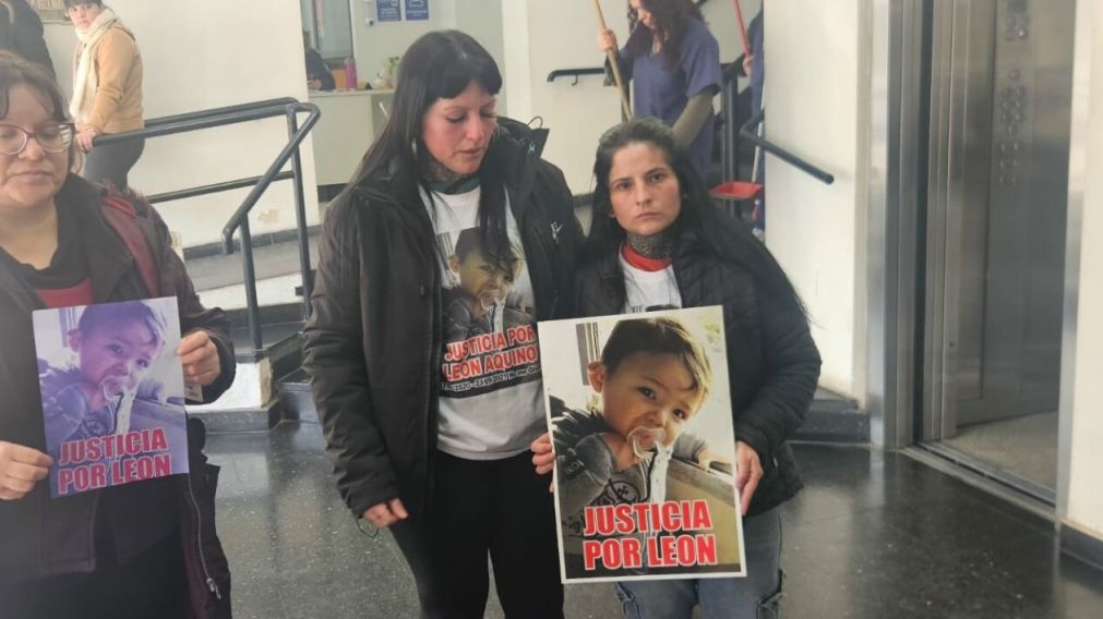 Condenaron a la madre y al padrastro que torturaron y mataron a León, el bebé de 18 meses
