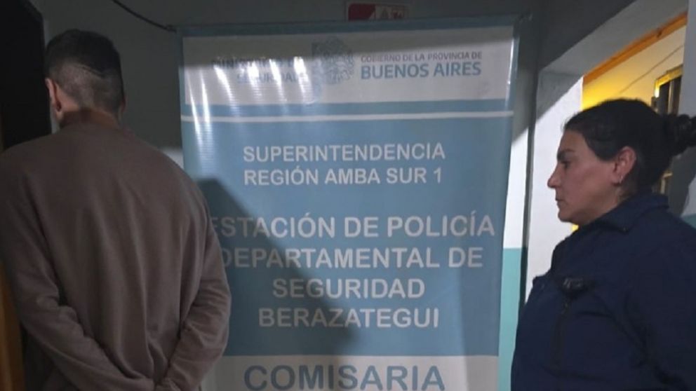 Berazategui: un chofer de aplicación le robó las valijas a dos turistas
