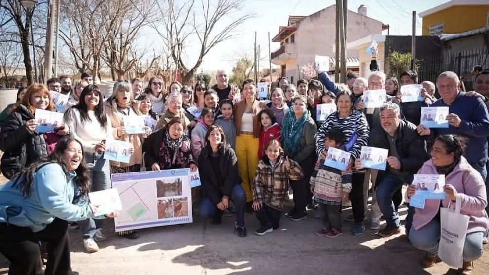 Mayra Mendoza supervisó el avance de obras en Ezpeleta: los detalles